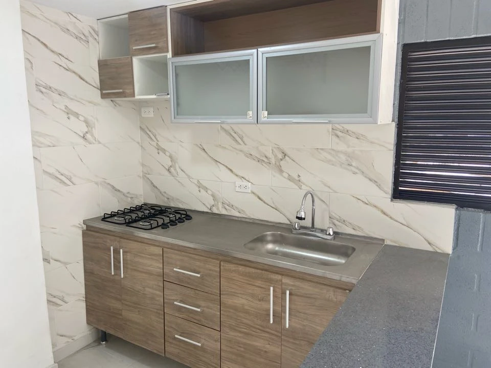 Apartamento en arriendo sector obra 2.000