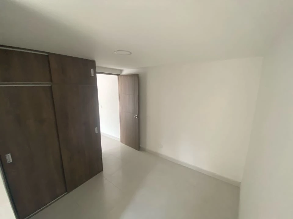Apartamento en arriendo sector obra 2.000