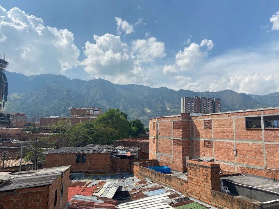 Apartamento en arriendo sector obra 2.000