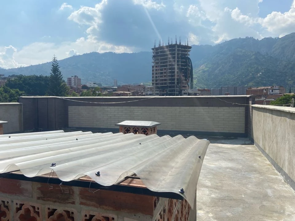 Apartamento en arriendo sector obra 2.000