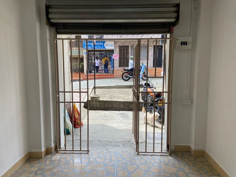 Local en arriendo diagonal Hospital Rosalpi