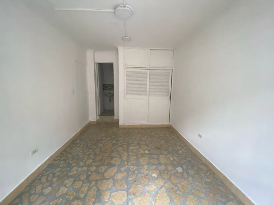 Local en arriendo diagonal Hospital Rosalpi
