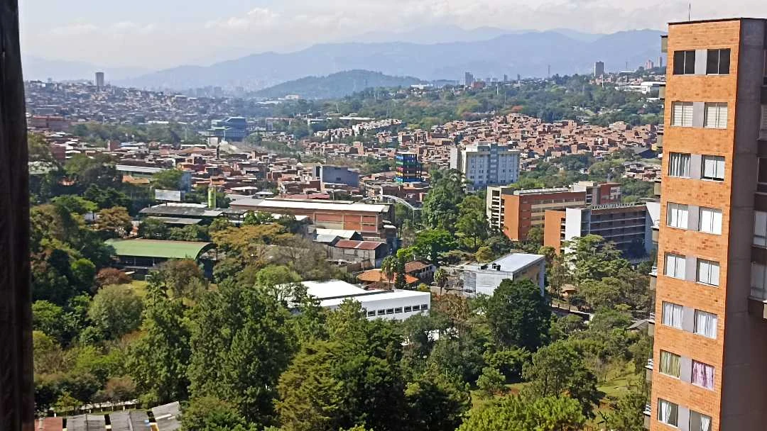 Se vende apartaestudio en urbanización madera nativa  via machado