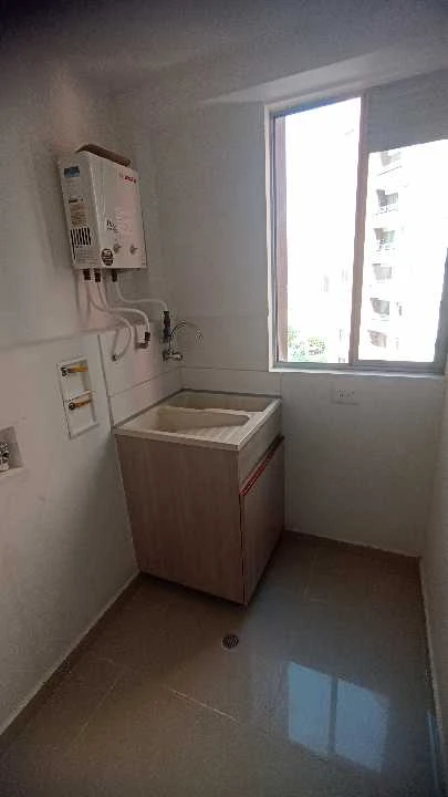 Se arrienda apartamento en sector niquia puerta del norte