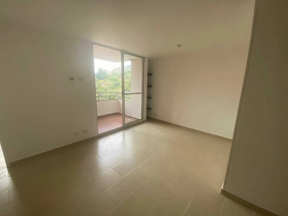 Apartamento en arriendo cerca a la estación madera