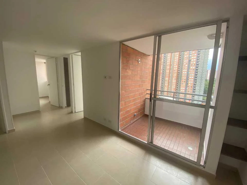 Apartamento en arriendo cerca a la estación madera