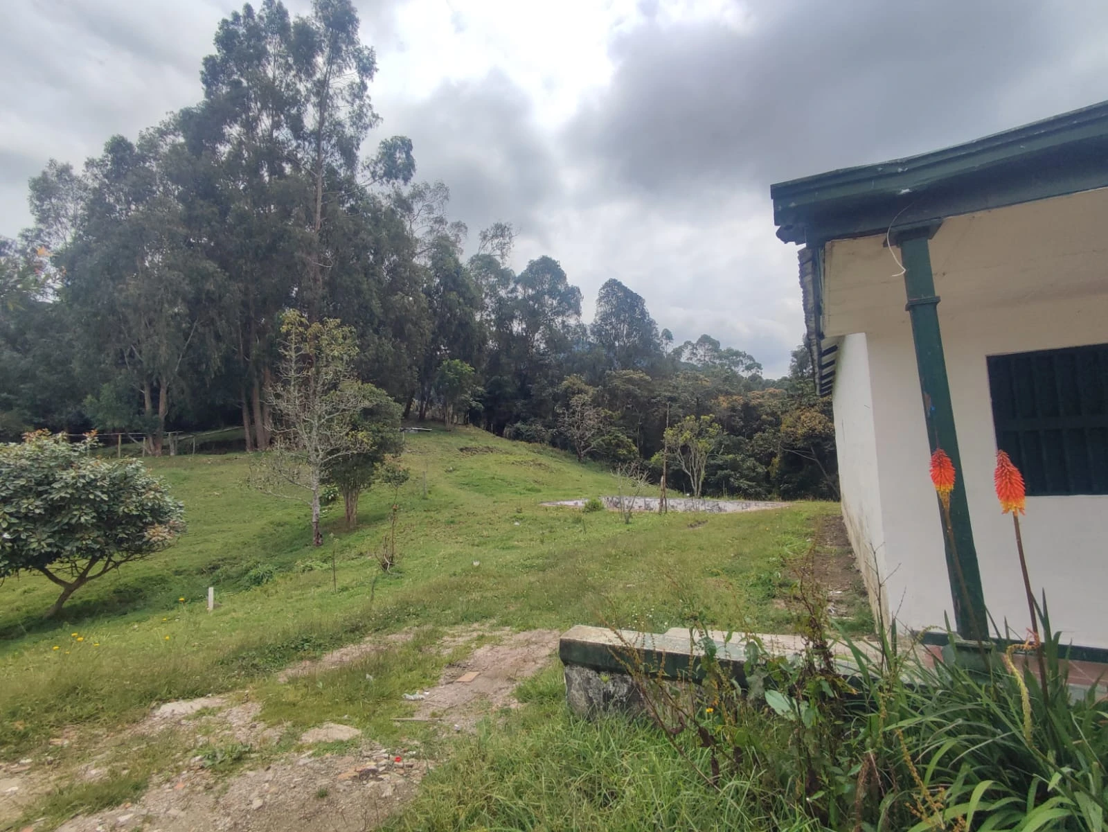 CASA LOTE COMERCIAL EN ARRIENDO / VENTA