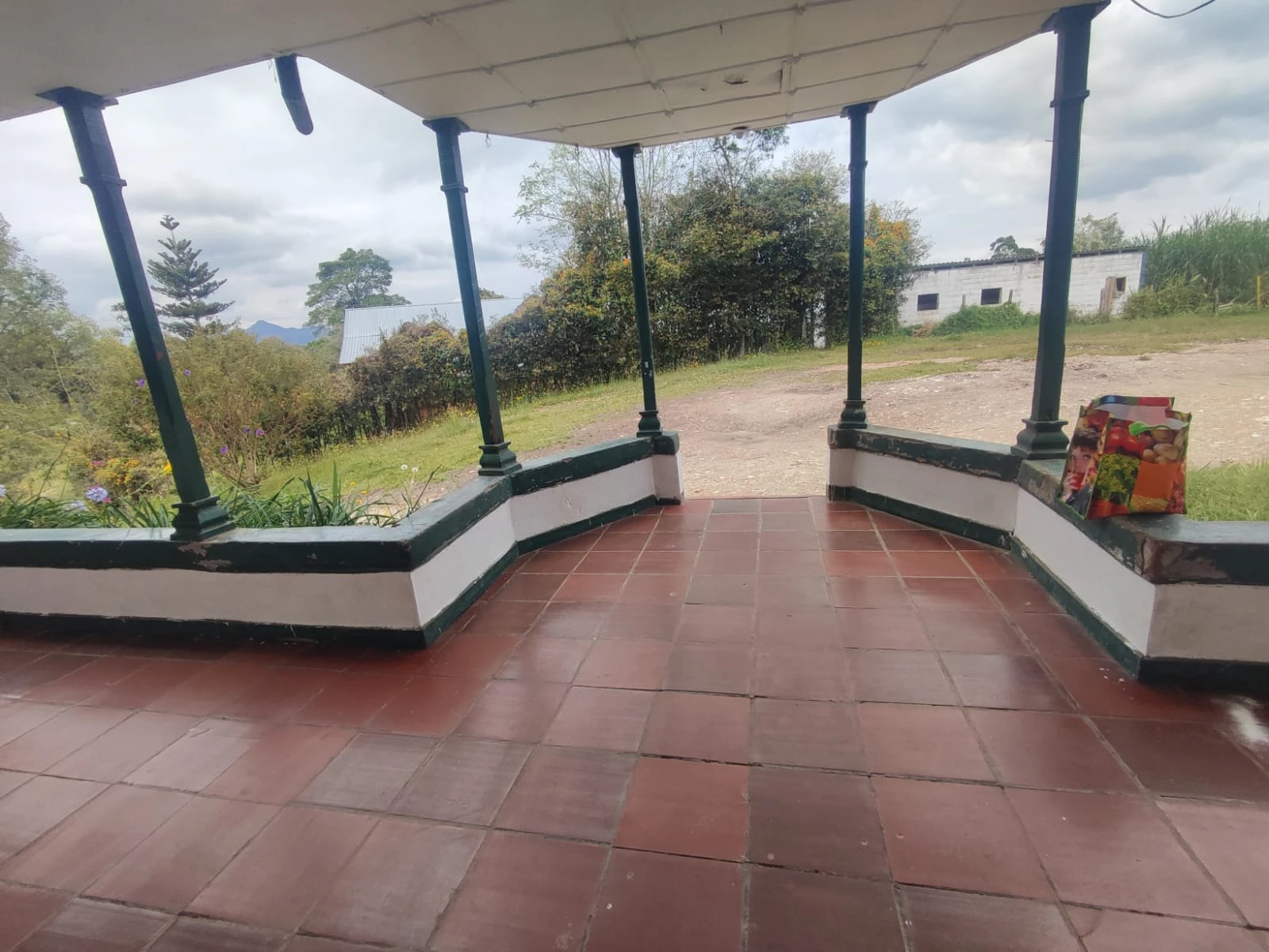CASA LOTE COMERCIAL EN ARRIENDO / VENTA