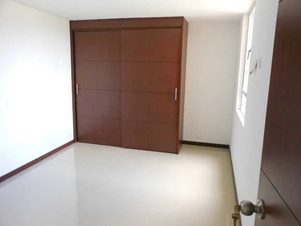 Apartamento en venta cerca a la estación madera