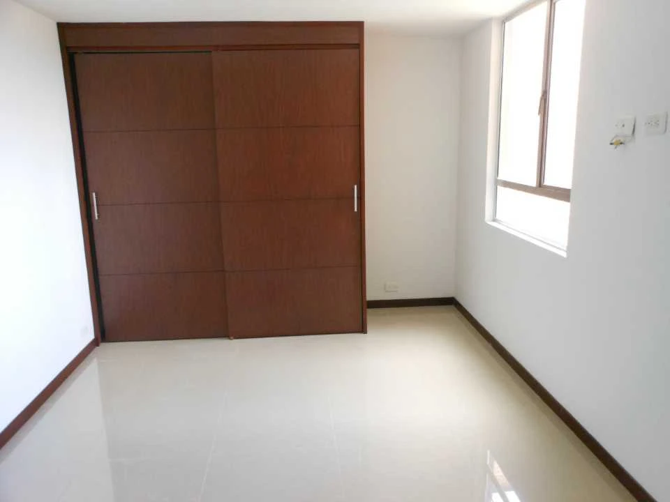 Apartamento en venta cerca a la estación madera