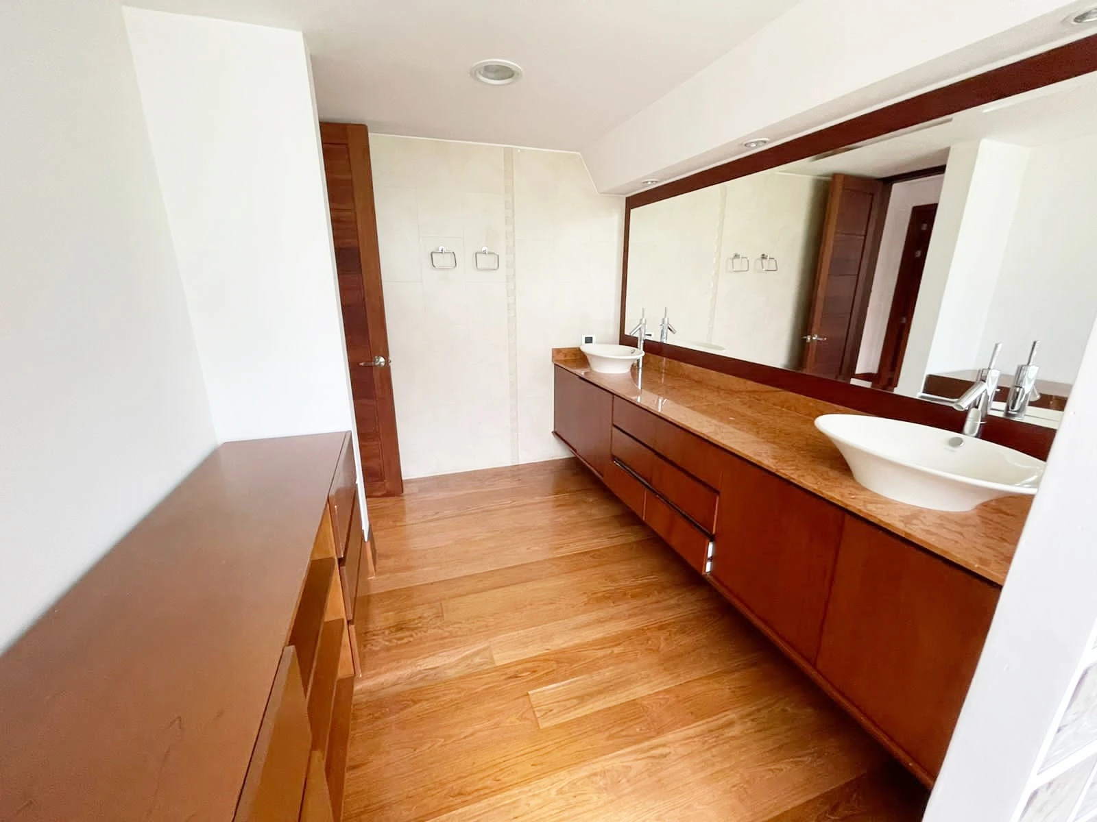 CASA EN ARRIENDO VIA  LAS PALMAS 