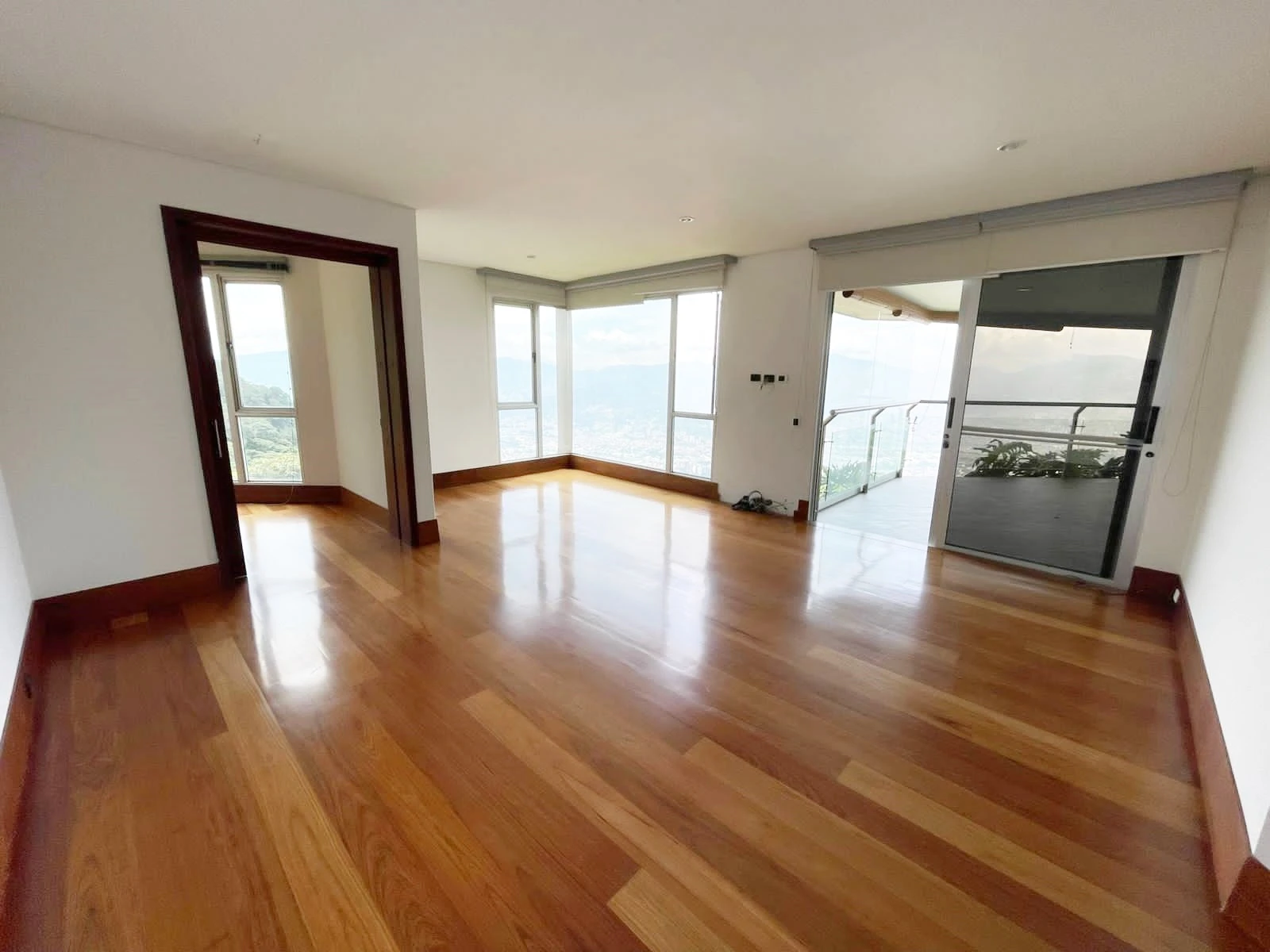CASA EN ARRIENDO VIA  LAS PALMAS 
