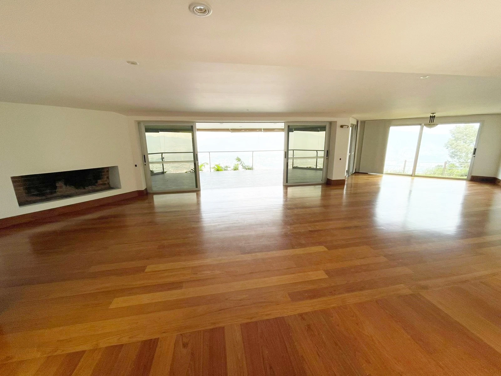 CASA EN ARRIENDO VIA  LAS PALMAS 