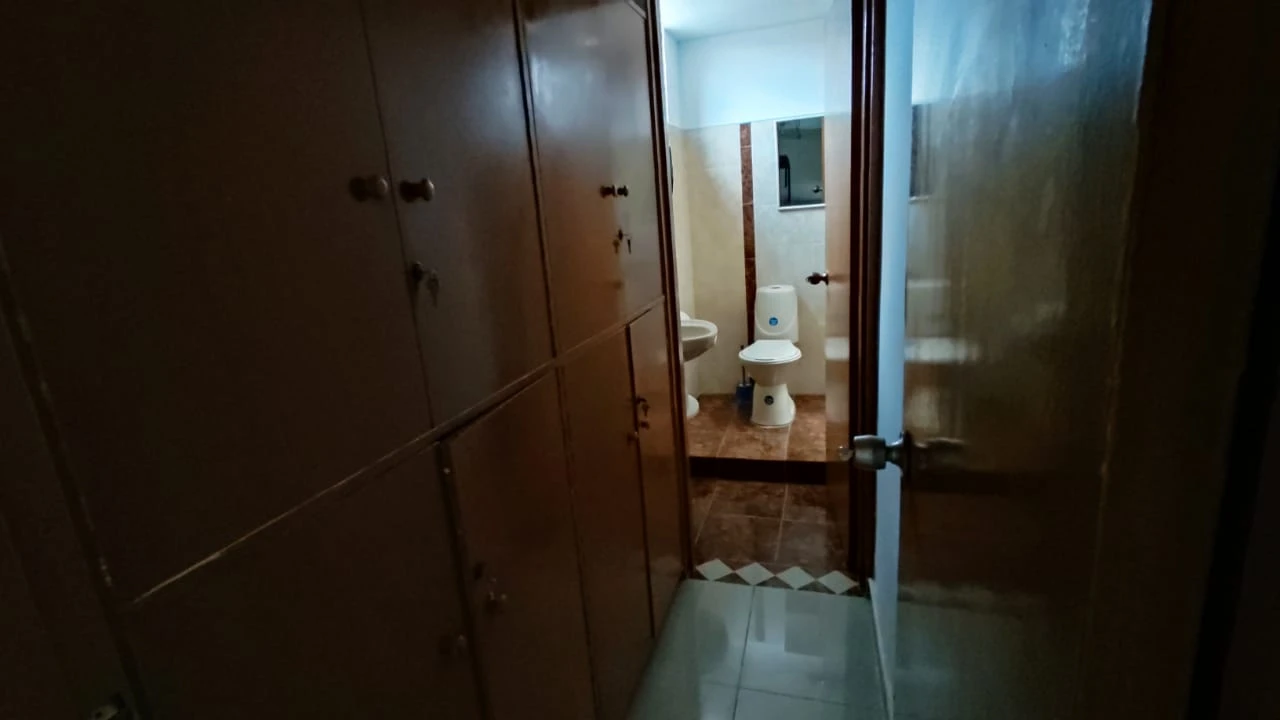 Oficina en arriendo mall comercial cerca al parque del poblado
