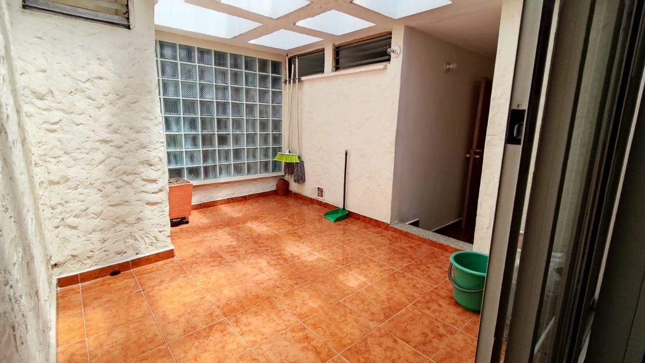 Oficina en arriendo mall comercial cerca al parque del poblado
