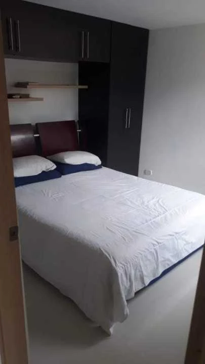Excelente apartamento en sector Navarra