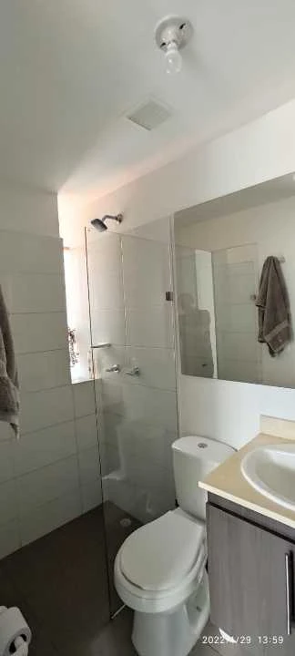 Se vende apartamento en la unidad los árboles