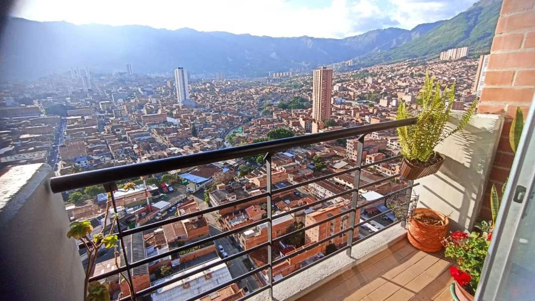 Se vende apartamento en la unidad los árboles