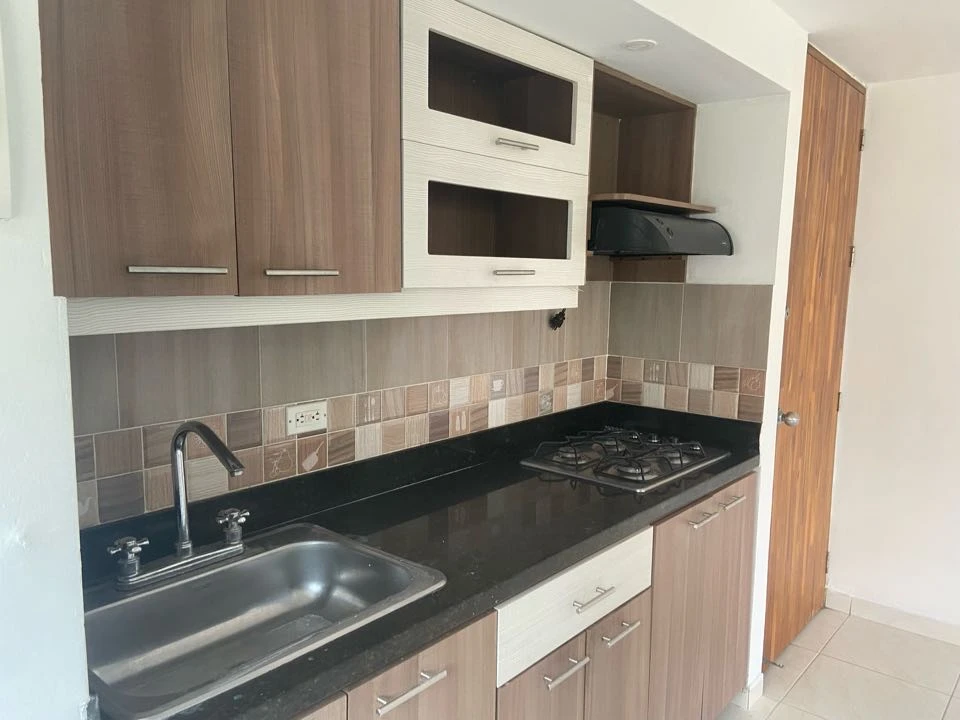 Apartamento en arriendo cerca a la estación madera