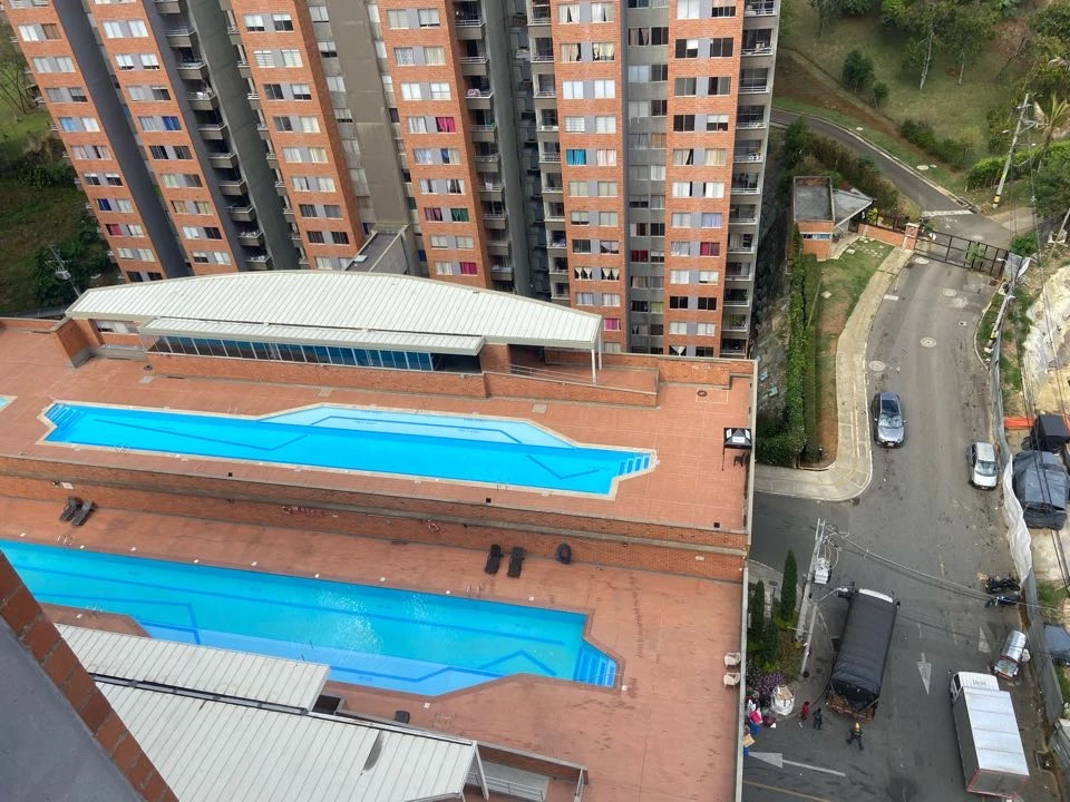 Apartamento en arriendo cerca a la estación madera