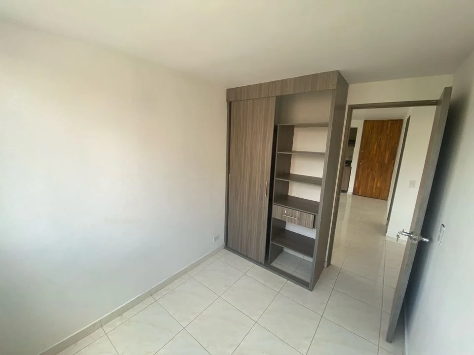 Apartamento en arriendo cerca a la estación madera