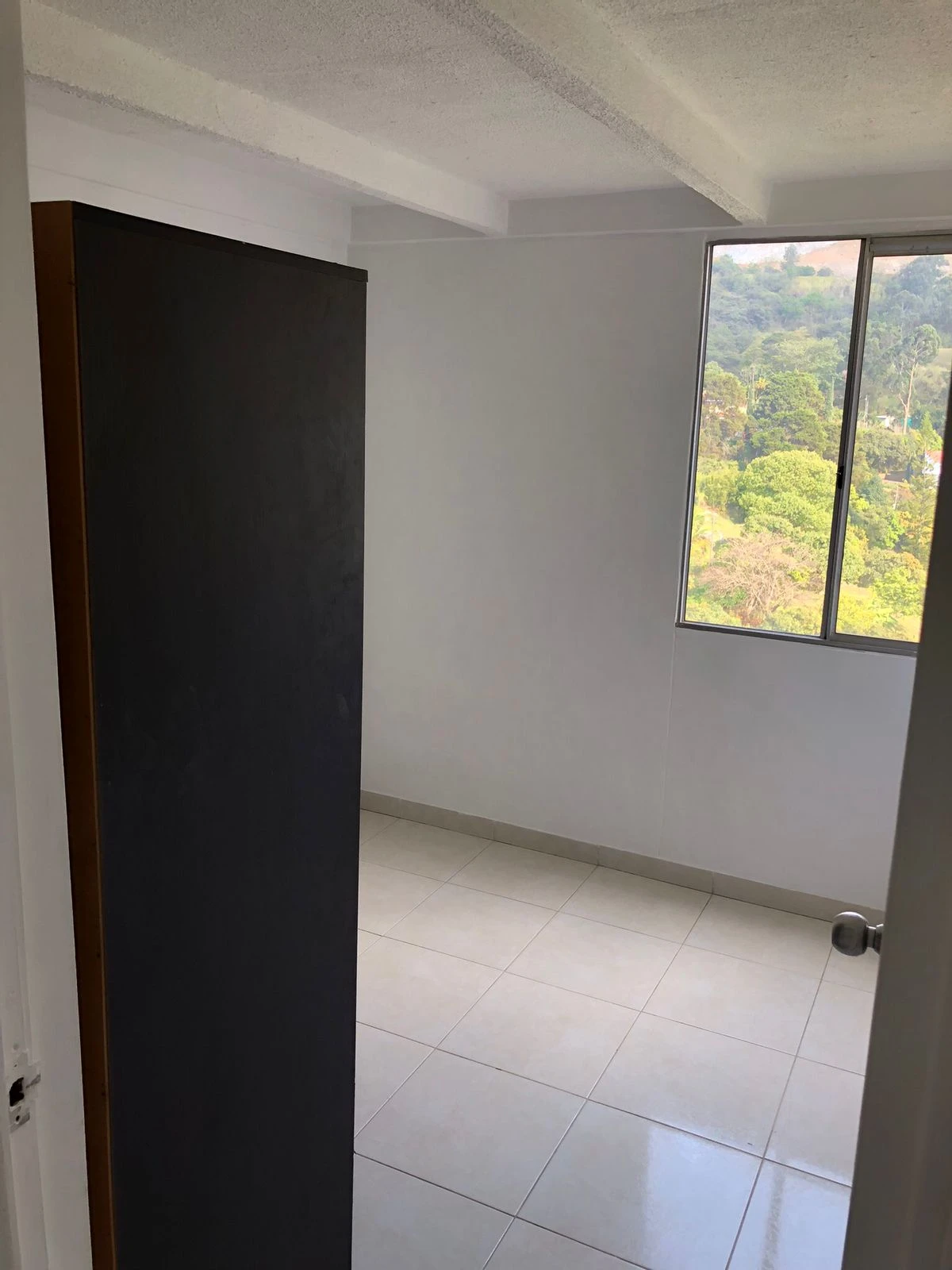 se arrienda apartamento en sector madera 