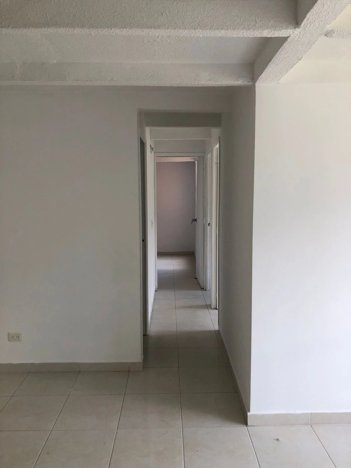 se arrienda apartamento en sector madera 