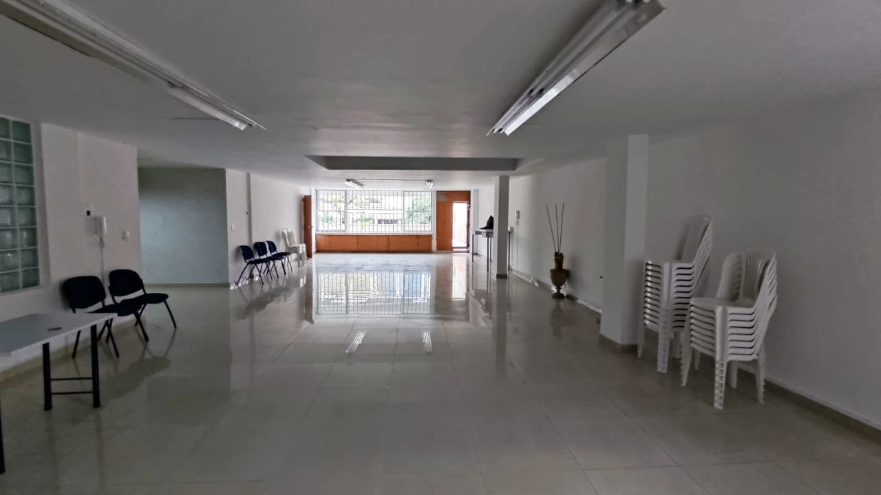 Oficinas en arriendo mall comercial cerca al parque del poblado