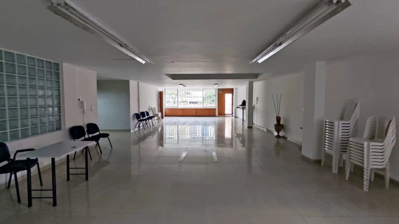 Oficinas en arriendo mall comercial cerca al parque del poblado