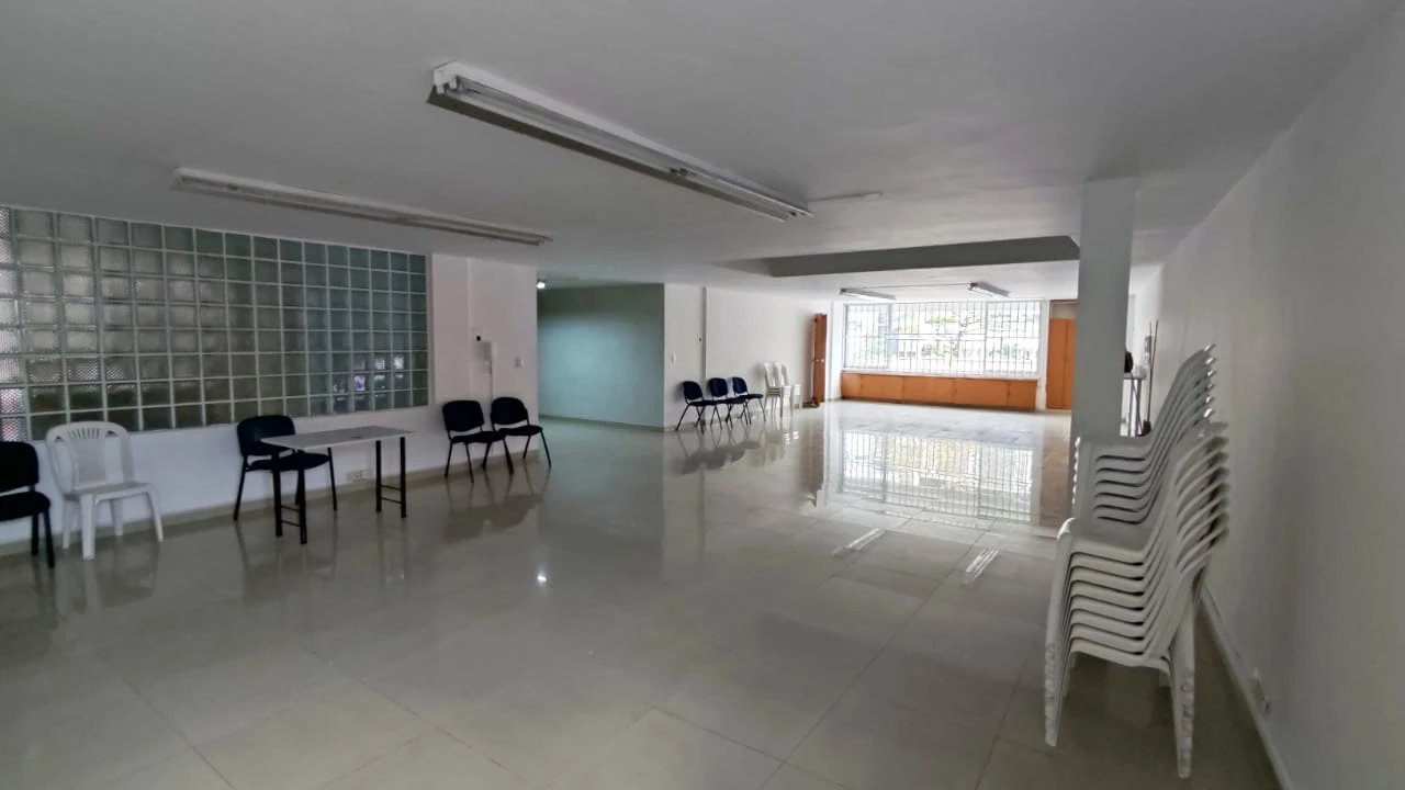 Oficinas en arriendo mall comercial cerca al parque del poblado
