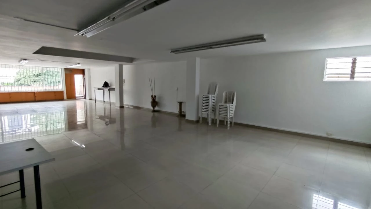 Oficinas en arriendo mall comercial cerca al parque del poblado