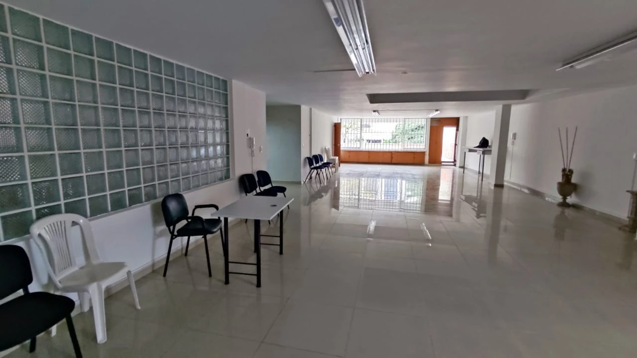 Oficinas en arriendo mall comercial cerca al parque del poblado