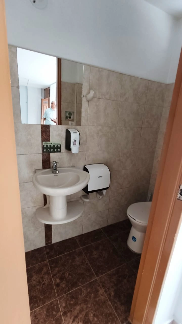 Oficinas en arriendo mall comercial cerca al parque del poblado