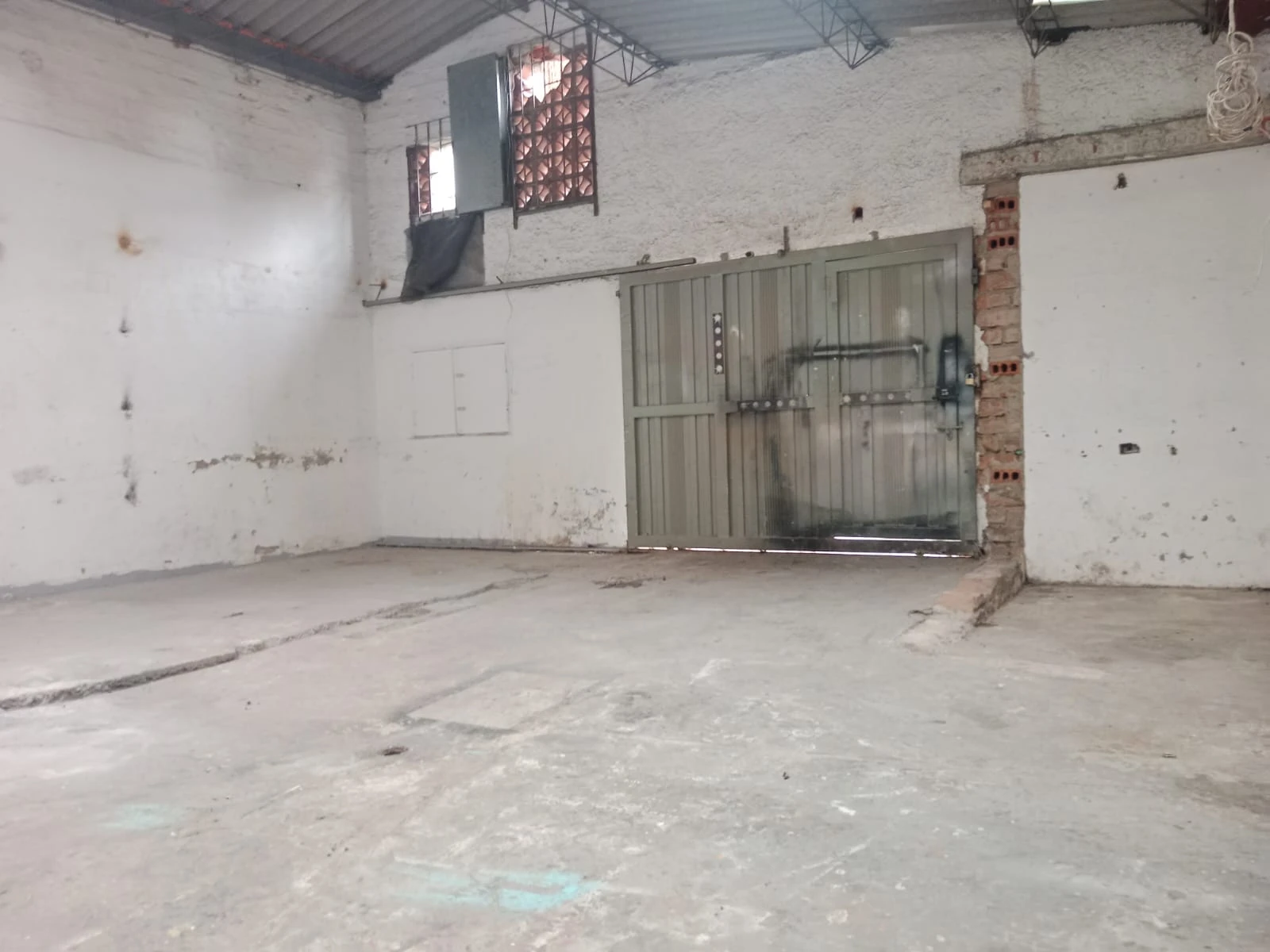 BODEGA LOCAL ESTADIO 