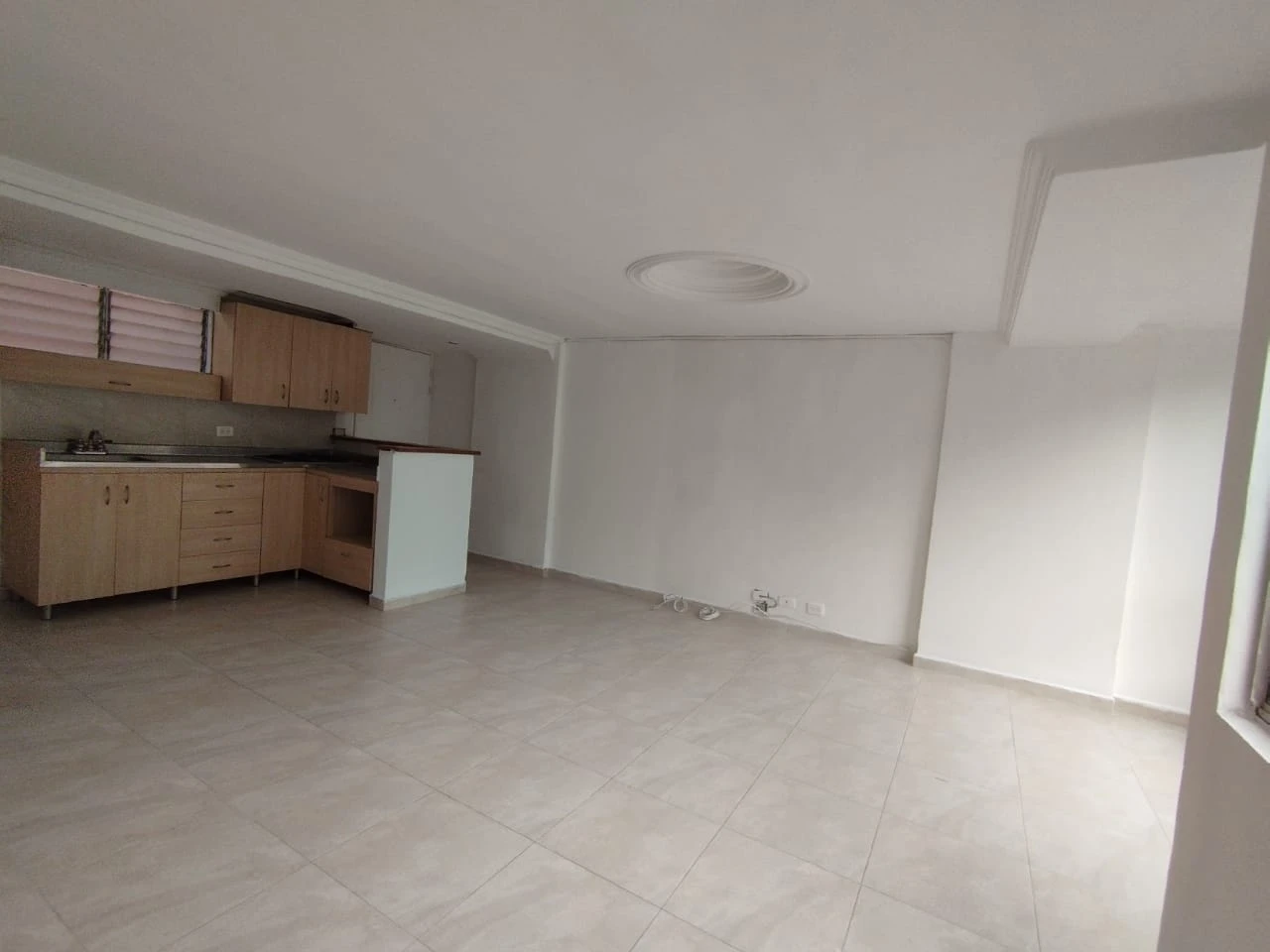 Aparta estudio poblado