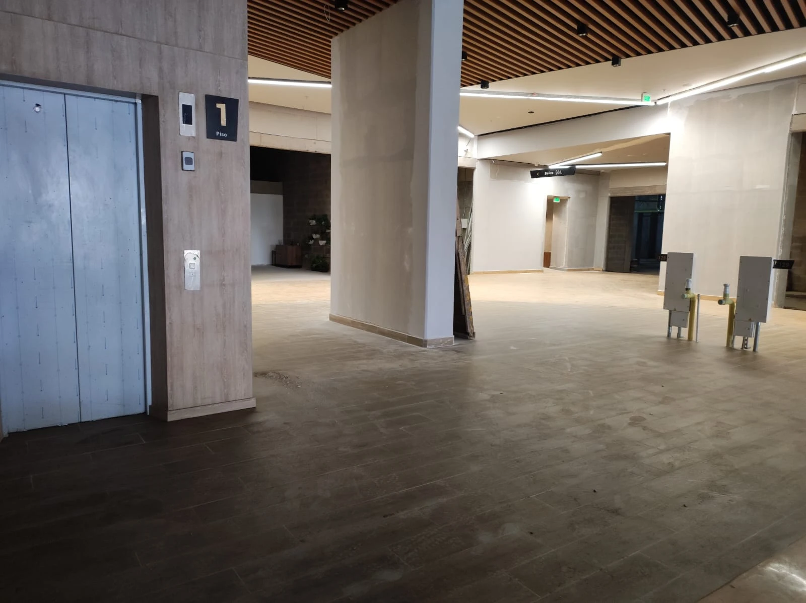 LOCAL EN ARRIENDO - MALL OASIS DE RIOGRANDE 