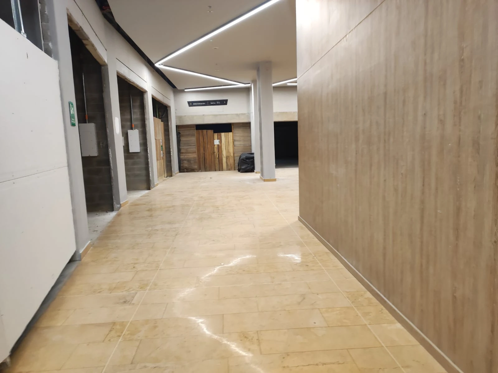 LOCAL EN ARRIENDO - MALL OASIS DE RIOGRANDE 