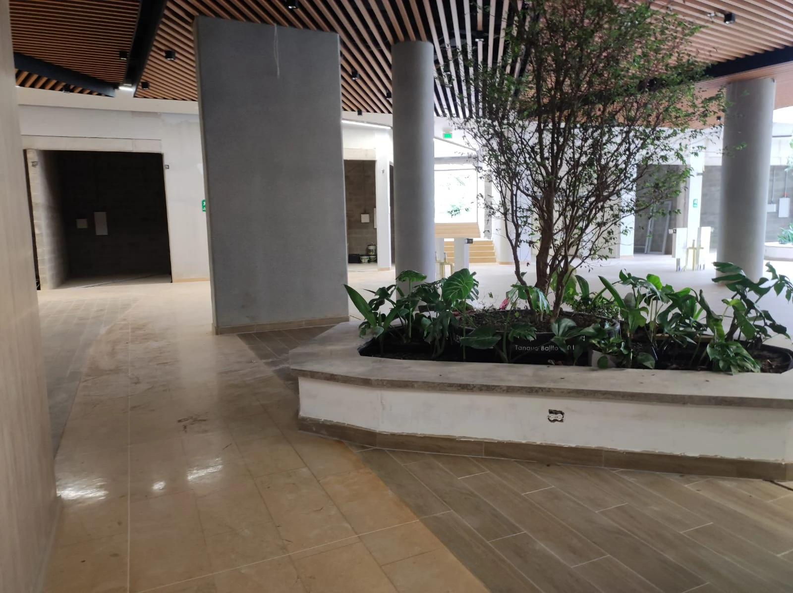 LOCAL EN ARRIENDO - MALL OASIS DE RIOGRANDE 
