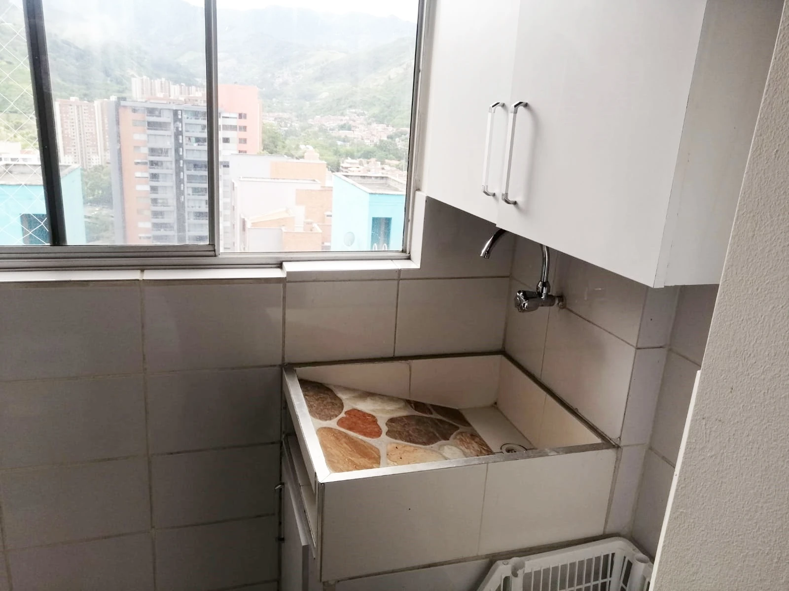 Apartamento amoblado en arriendo