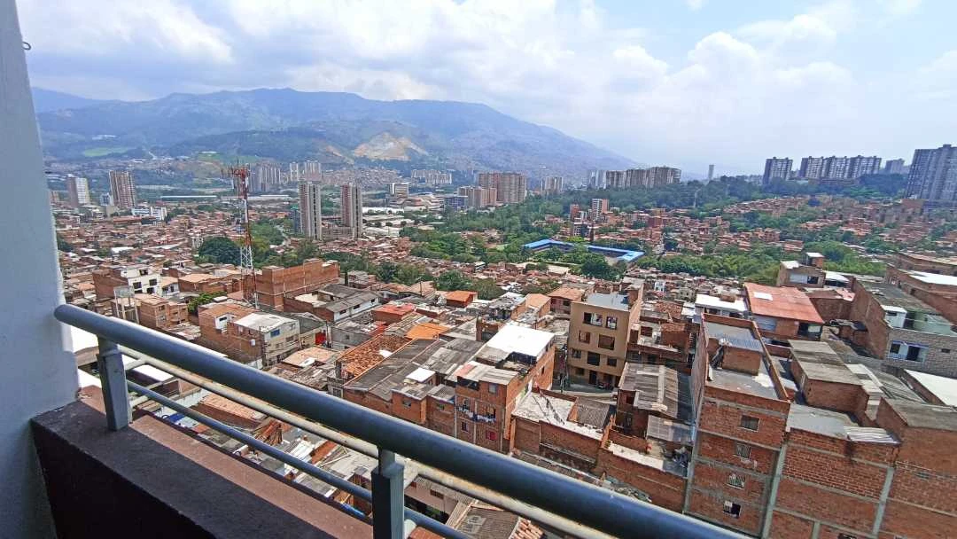 Se vende apto en la unidad altobelo