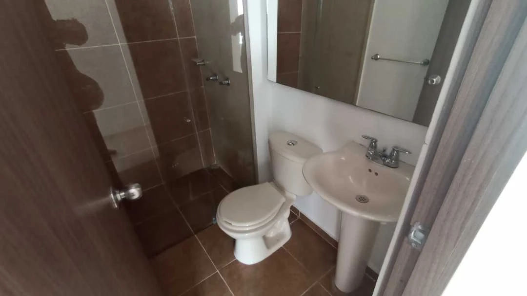 Se vende apto en la unidad altobelo