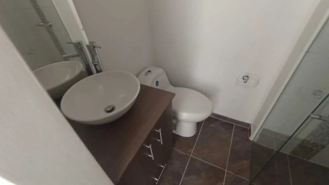 Se vende apto en la unidad altobelo
