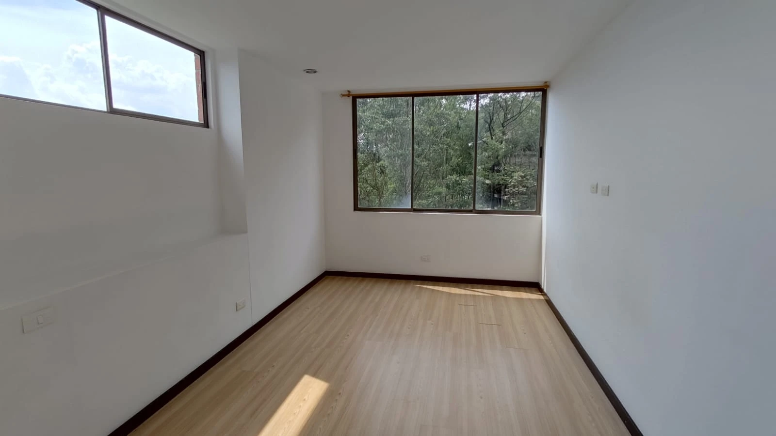 Apartamento en arriendo sector padre marianito superior