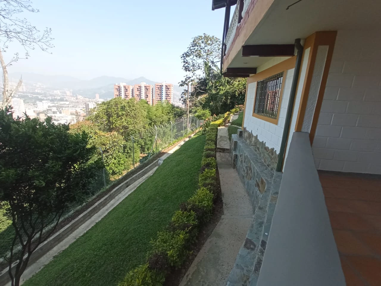 CASA CAMPESTRE EN ARRIENDO 