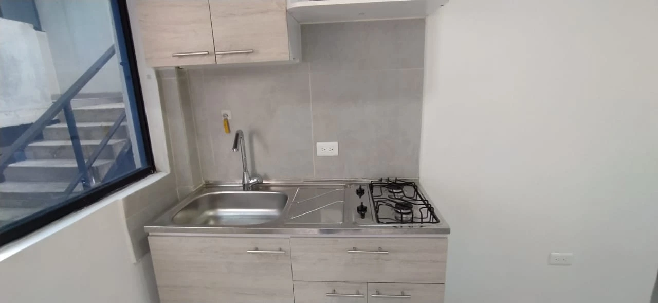 APARTA ESTUDIO EN ARRIENDO 