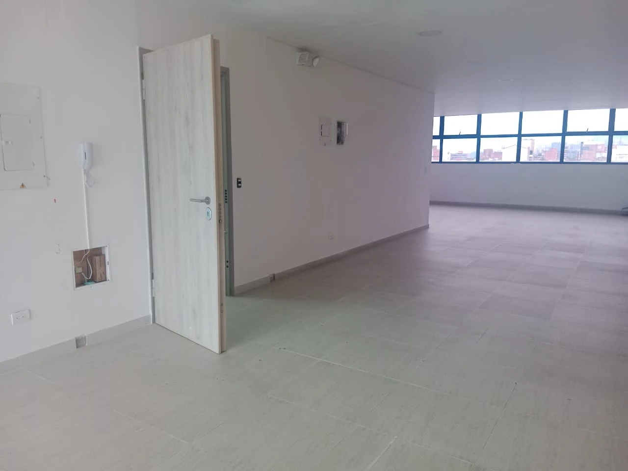 LOCAL COMERCIAL  EN ARRIENDO