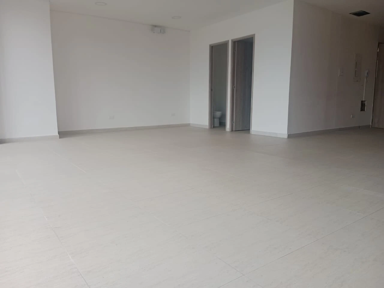 LOCAL COMERCIAL  EN ARRIENDO