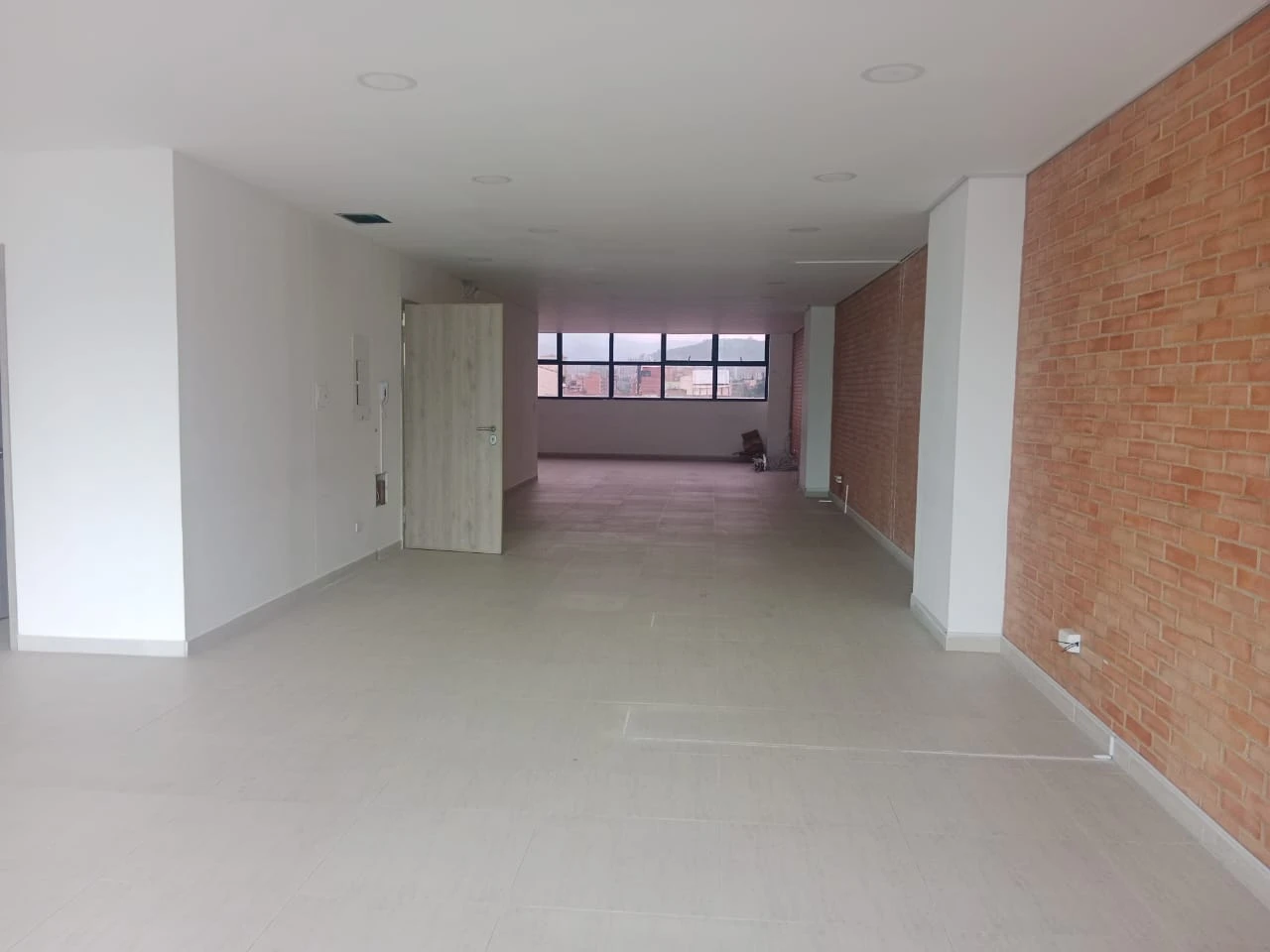 LOCAL COMERCIAL  EN ARRIENDO