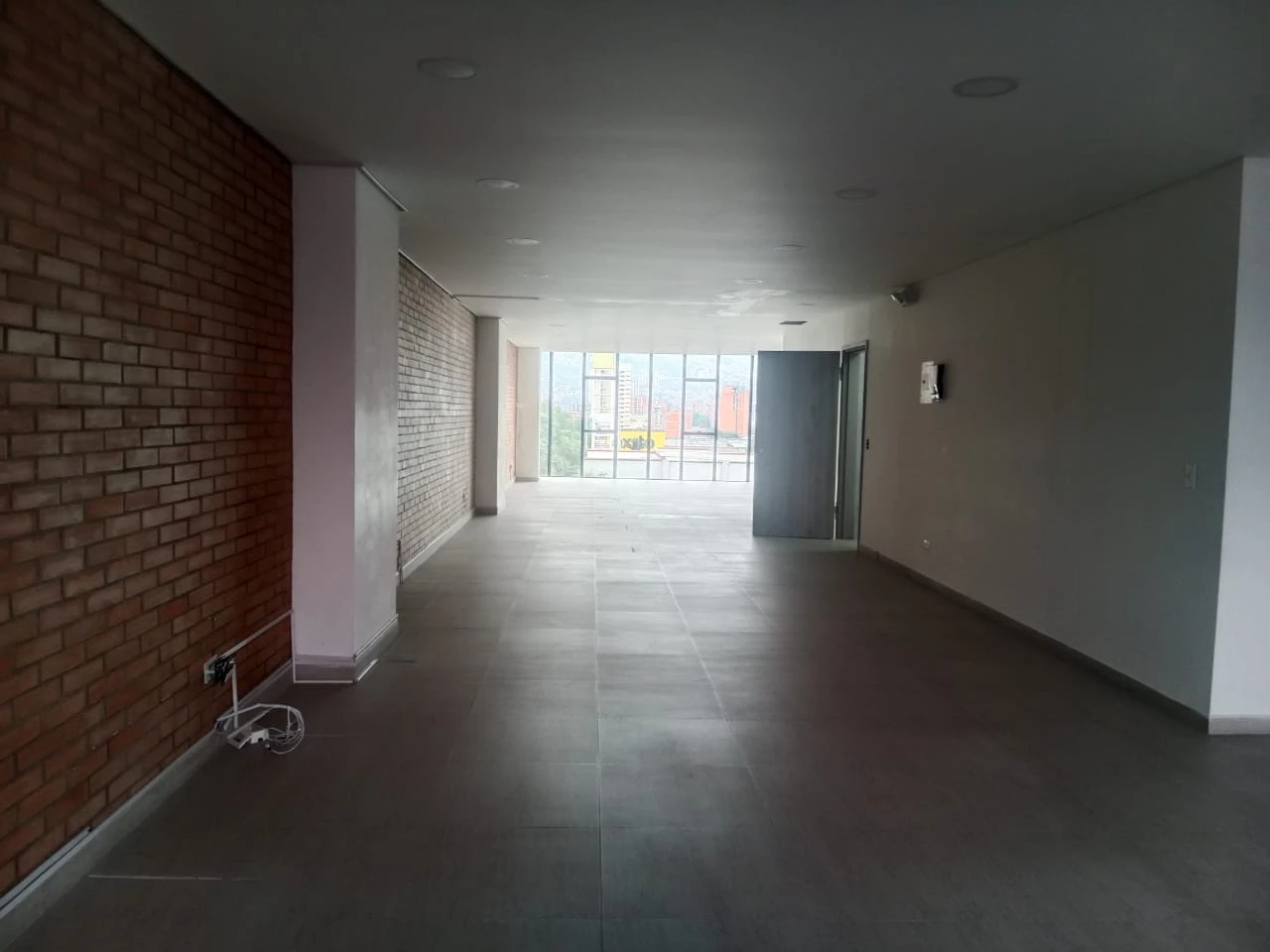 LOCAL COMERCIAL  EN ARRIENDO
