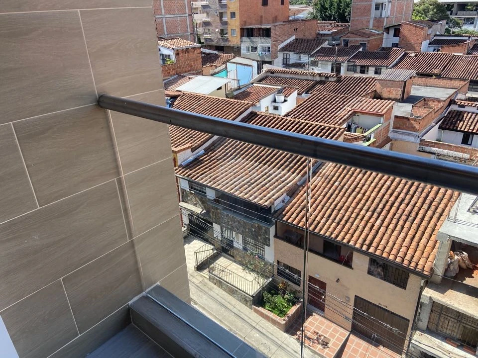 Apartamento en arriendo cerca a estación madera